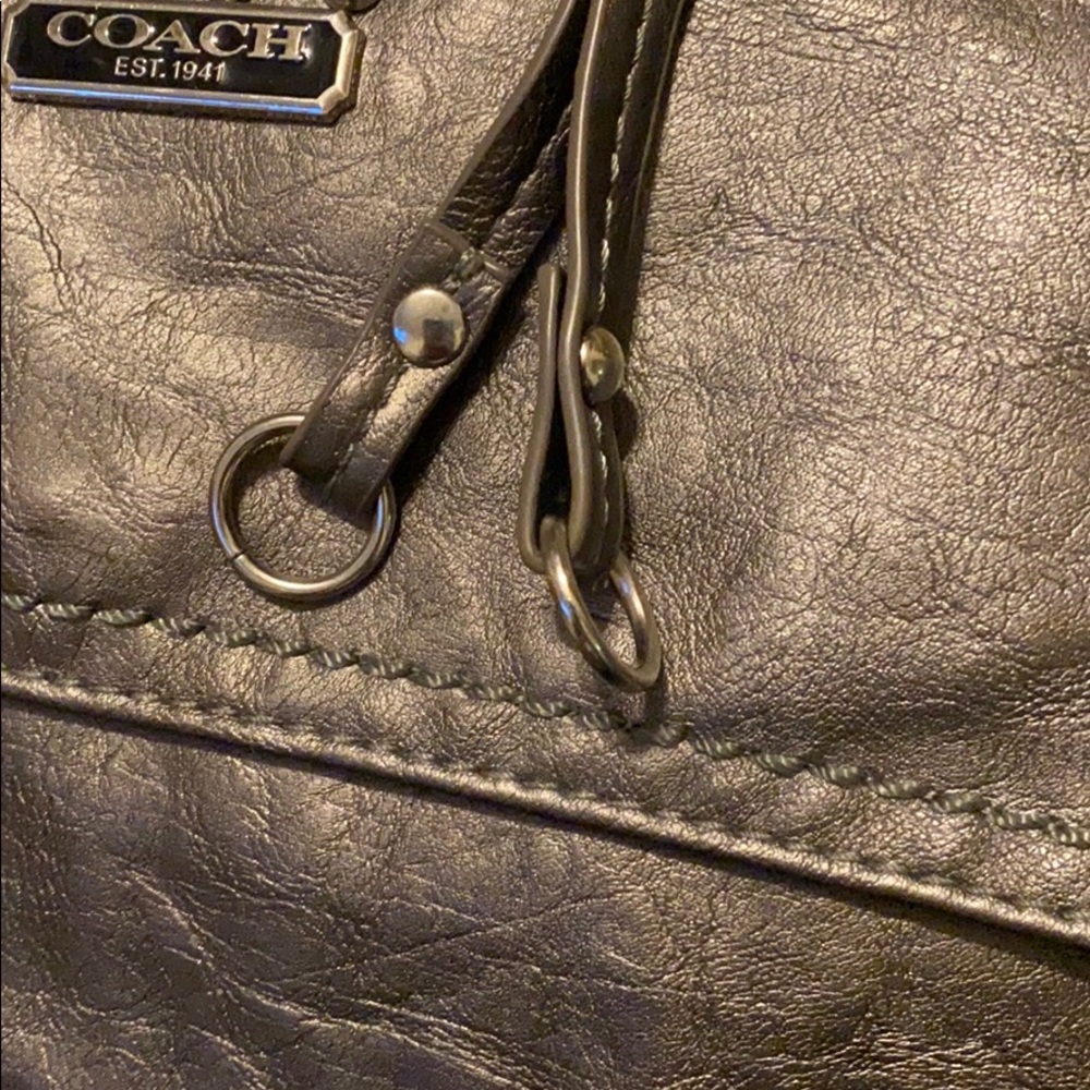 Flapped Crossbody - Picture 4 of 5